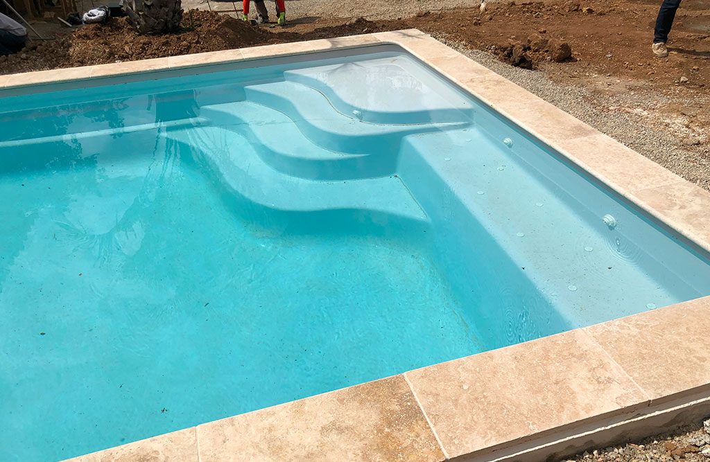 Margelles piscine coque polyester | SPA Piscines