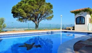 installer barriere piscine - protection rigide piscine