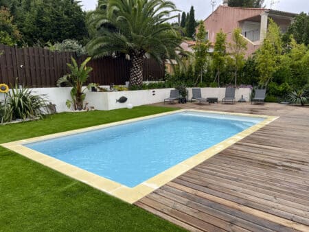 Rénovation de votre piscine béton en une piscine coque polyester